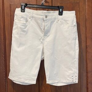 Vintage America Women’s Cream Jean Shorts
